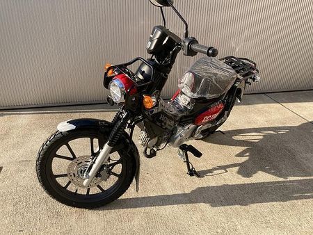 ホンダ クロスカブ110 ホンダ正規店☆彡通勤やレジャーにも使える便利なサイズ感!低燃費で丸型ヘッドライトがレトロ! 11