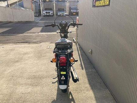 ホンダ クロスカブ110 ホンダ正規店☆彡通勤やレジャーにも使える便利なサイズ感!低燃費で丸型ヘッドライトがレトロ! 9