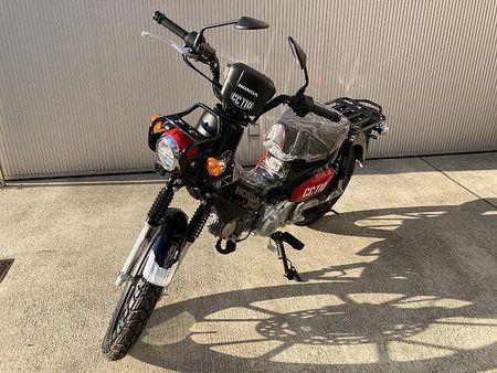 ホンダ クロスカブ110 ホンダ正規店☆彡通勤やレジャーにも使える便利なサイズ感!低燃費で丸型ヘッドライトがレトロ! 10