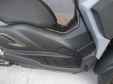 ヤマハ トリシティ 300 ■クラブヤマハ距離無制限ロードサービス1年プレゼント■ 18