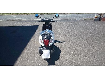 スズキ レッツ(4サイクル) オシャレなスタンダードスクーター! 3