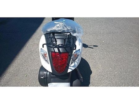 スズキ レッツ(4サイクル) オシャレなスタンダードスクーター! 4