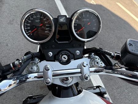 ホンダ CB1300スーパーフォア 他の色、タイプもお尋ねくださいませウェビックも閲覧してくださいませ。 11