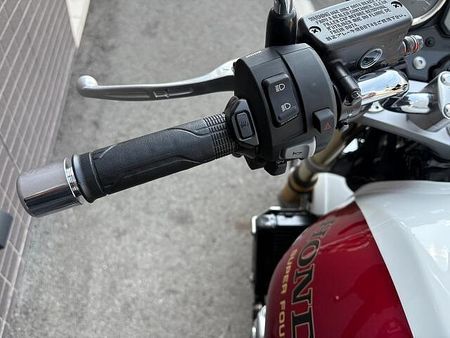 ホンダ CB1300スーパーフォア 他の色、タイプもお尋ねくださいませウェビックも閲覧してくださいませ。 12