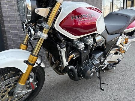 ホンダ CB1300スーパーフォア 他の色、タイプもお尋ねくださいませウェビックも閲覧してくださいませ。 16