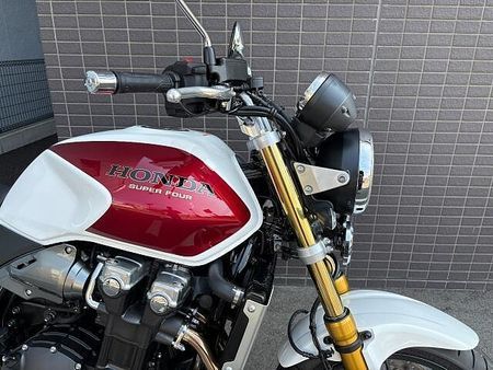 ホンダ CB1300スーパーフォア 他の色、タイプもお尋ねくださいませウェビックも閲覧してくださいませ。 7