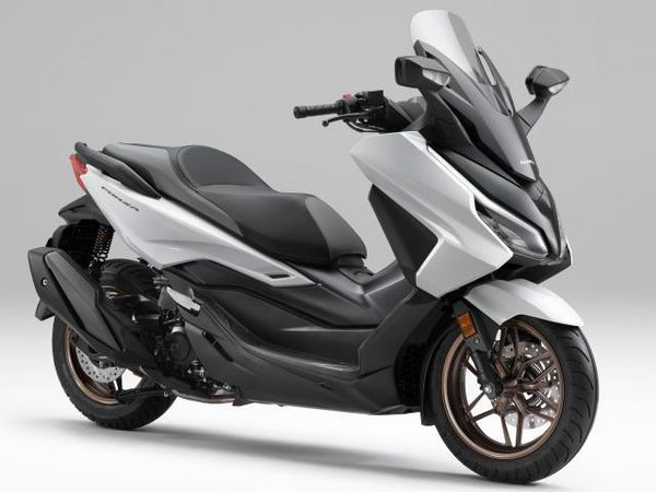 ホンダ フォルツァ 夏旅へ!決算SALE!下取り買取り大歓迎です!簡単LINE査定実施中♪