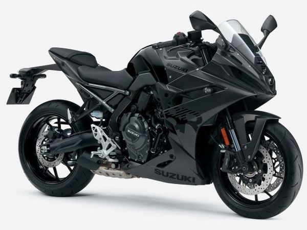 スズキ GSX-8R 店頭現車無し、要取り寄せ車両。