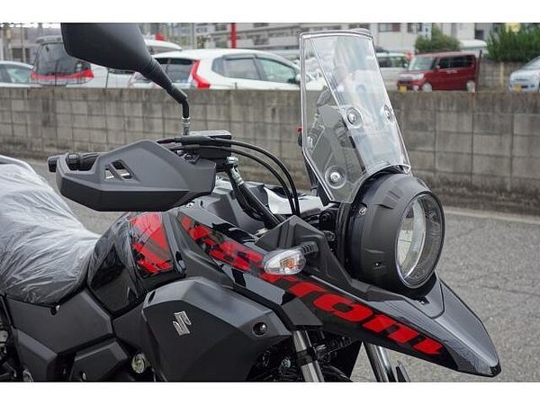 スズキ Vストローム250 さらに、今月のご契約特典としてセラミックコート施工をサービスで実施させていただきます!! 4