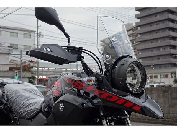 スズキ Vストローム250 さらに、今月のご契約特典としてセラミックコート施工をサービスで実施させていただきます!! 6