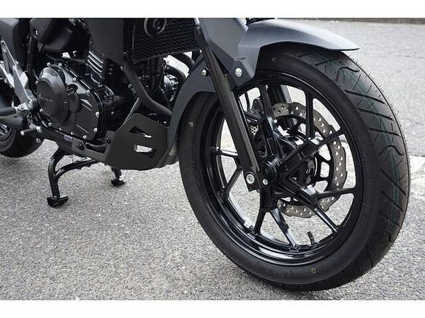 スズキ Vストローム250 さらに、今月のご契約特典としてセラミックコート施工をサービスで実施させていただきます!! 8