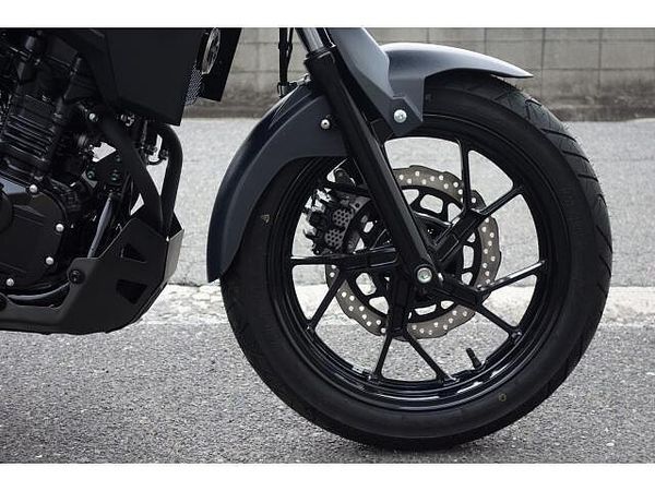 スズキ Vストローム250 さらに、今月のご契約特典としてセラミックコート施工をサービスで実施させていただきます!! 10