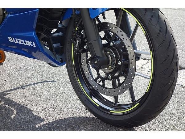 スズキ ジクサー SF250 さらに、今月のご契約特典としてセラミックコート施工をサービスで実施させていただきます!! 8