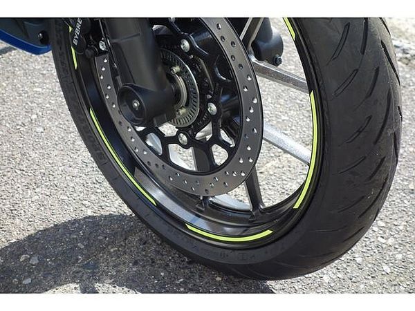 スズキ ジクサー SF250 さらに、今月のご契約特典としてセラミックコート施工をサービスで実施させていただきます!! 9