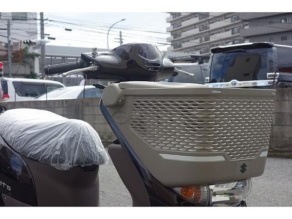 スズキ レッツバスケット 50ccスクータークラストップレベルの軽量ボディ。燃費性能に優れたSEPエンジンを搭載! 5