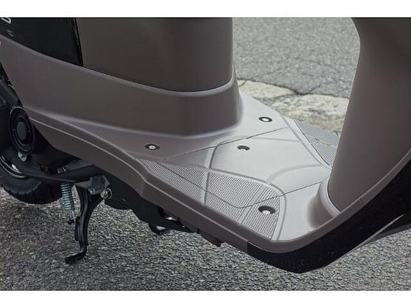 スズキ レッツバスケット 50ccスクータークラストップレベルの軽量ボディ。燃費性能に優れたSEPエンジンを搭載! 9