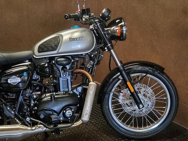 ベネリ IMPERIALE400 現車確認・対面販売をお願い致します。 4