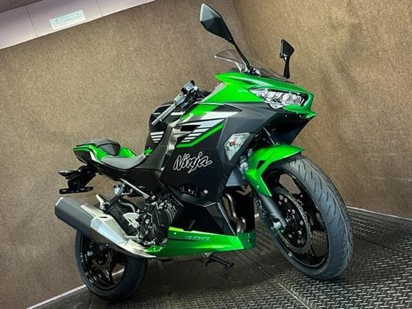 カワサキ ニンジャ 400 現車確認・対面販売をお願い致します。 2