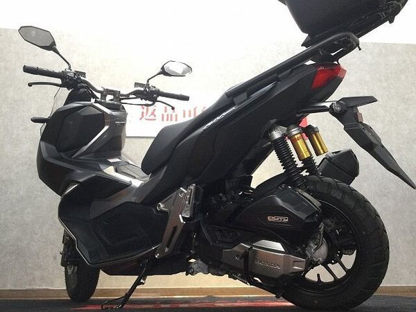 ホンダ ADV150 ADV150【便利なリアボックスカスタムで積載量UP☆】 5
