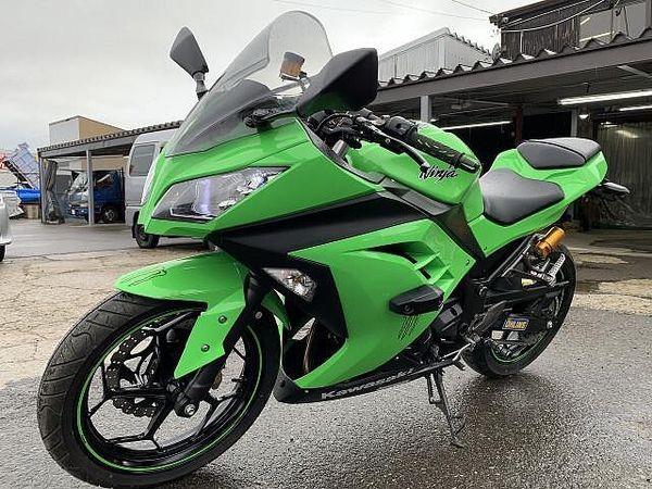 カワサキ ニンジャ 250 県南唯一のカワサキ正規取扱店!新・中古車・逆車の事なら安心、安全、充実の正規取扱店へGO! 9