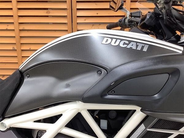 ドゥカティ DIAVEL CROMO ディアベル AMGスペシャルエディション 2012年モデル 9
