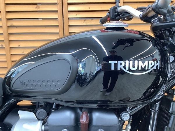トライアンフ STREET SCRAMBLER ストリートスクランブラー リアキャリア ショートスクリーン装備! 6