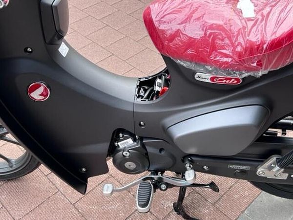 ホンダ スーパーカブC125 店頭現車無し、要取り寄せ車両。■店頭在庫が無い場合でもご注文頂き次第、お取り寄せ致します。 6