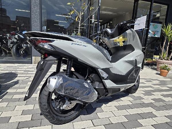 ホンダ PCX125 【新車在庫あり】即納可能です! PCX 3