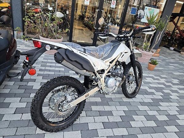 カワサキ KLX230 シェルパ 【新車在庫あり】即納可能です! KLX230シェルパ 3