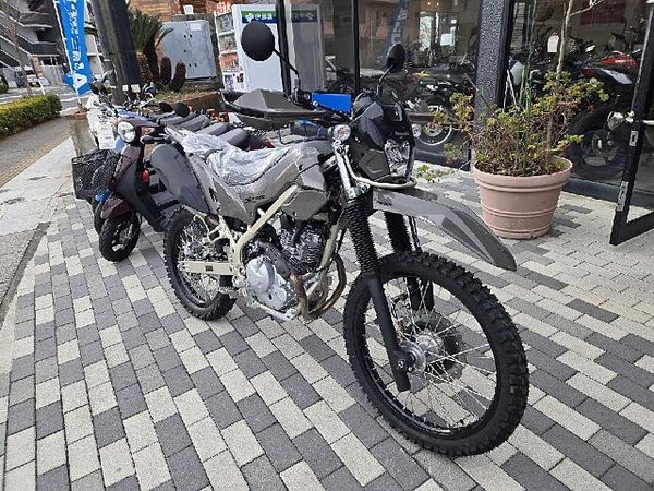 カワサキ KLX230 シェルパ 【新車在庫あり】即納可能です! KLX230シェルパ 2