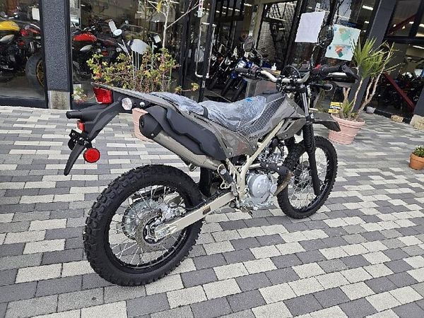 カワサキ KLX230 シェルパ 【新車在庫あり】即納可能です! KLX230シェルパ 3