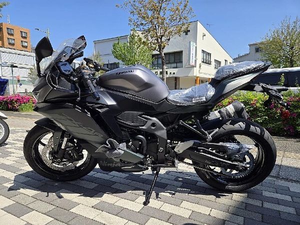 カワサキ ZX-4R 【新車在庫あり】即納可能です! ZX-4R SE 5