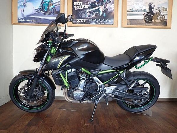 カワサキ Z650 当店で新車販売、整備してきたワンオーナー車!カスタム多数のお買い得車♪大型初心者にお勧め! 2