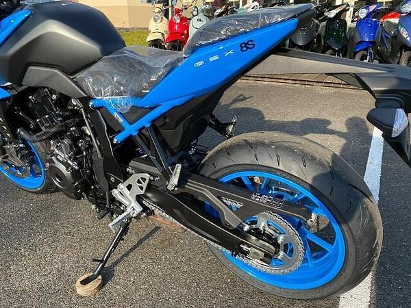 スズキ GSX-8S NEWモデル入荷しました!乗って楽しいバイク是非ご体感ください! 9
