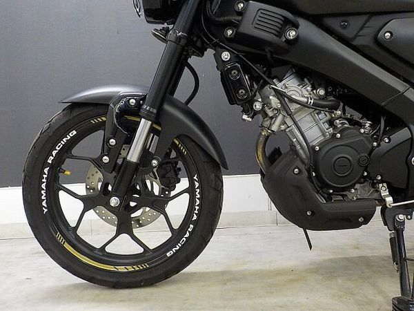 ヤマハ XSR155 XSR155 ヨシムラマフラー装備 初年度2021年 【マル得】 10