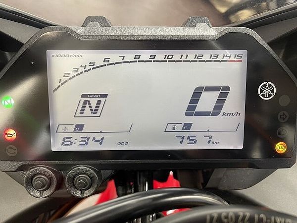 ヤマハ YZF-R25 YZF-R25 WGP 60th Anniversary フェンダレス クイックシフター 6
