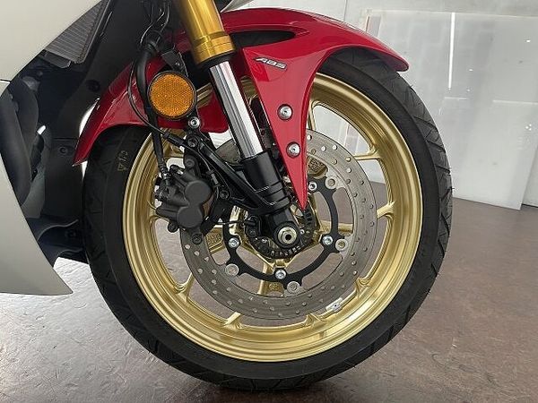 ヤマハ YZF-R25 YZF-R25 WGP 60th Anniversary フェンダレス クイックシフター 10