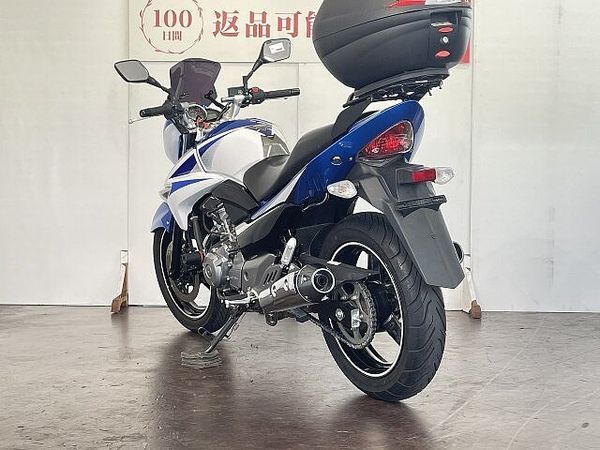 スズキ GSR250 GSR250 2013年モデル スクリーン リアボックス装備 5