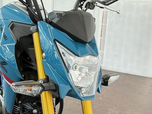 カワサキ Z125 プロ Z125PRO BEAMSマフラー トップケース装備 6