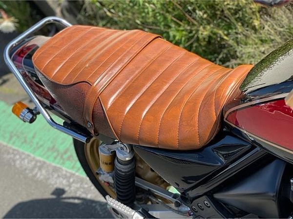 カワサキ ゼファー400 名変にて即乗り出来ます。※不在にしている場合が多い為、ご来店の際は必ず一度お電話下さい。 7