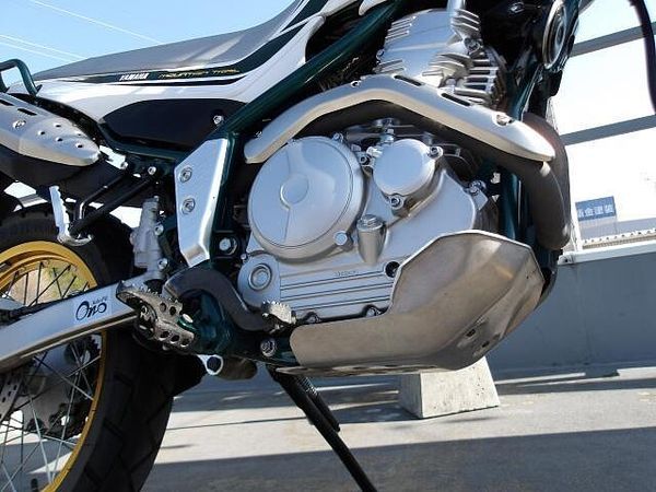 ヤマハ セロー 250 当店のお客様が新車から大切に乗られていた車両です。安心のミツバ製前後カメラ付きドラレコ付! 10