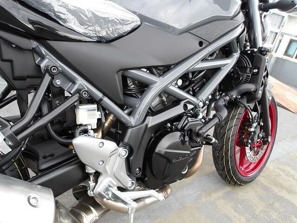 スズキ SV650 次回入荷未定のため探していた方はお早めにどうぞ 9