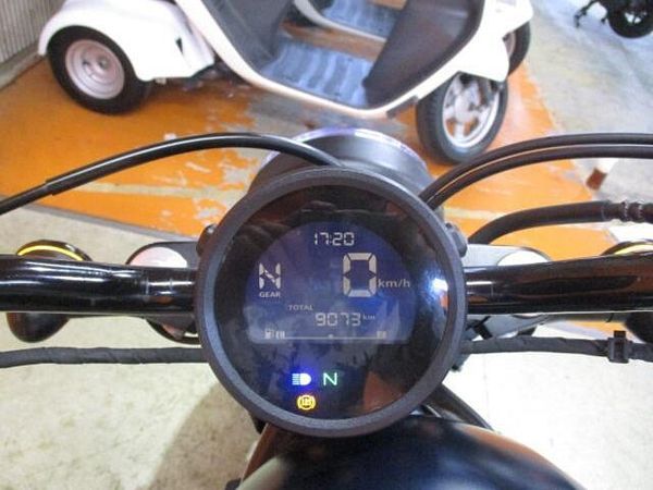 ホンダ レブル 250 モデルチェンジ後のレブル!ガーニッシュにシーソーペダルでクラシカル仕様にした一台ですよ!! 5