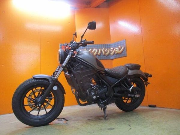 ホンダ レブル 250 USB電源にエンジガード装備のマイチェン後のレブルが入荷!安心の1オーナー車でこの価格!! 2
