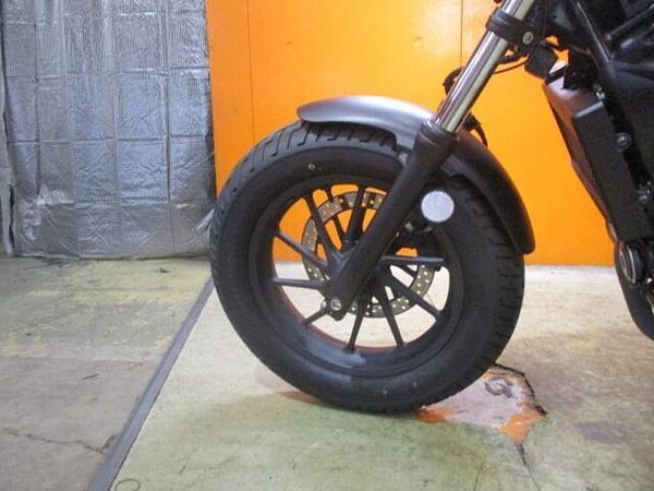 ホンダ レブル 250 USB電源にエンジガード装備のマイチェン後のレブルが入荷!安心の1オーナー車でこの価格!! 8