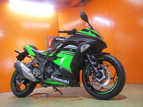 カワサキ ニンジャ 250 希少な2017年のKRTエディションが緊急入荷!この状態でこの価格は正に他店追従不可能価格 1