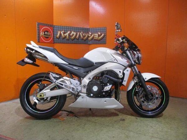 スズキ GSR400 2009年の61PSフルパワーの後期のGSR400が入荷!ETCはじめ走り系のカスタム車! 6