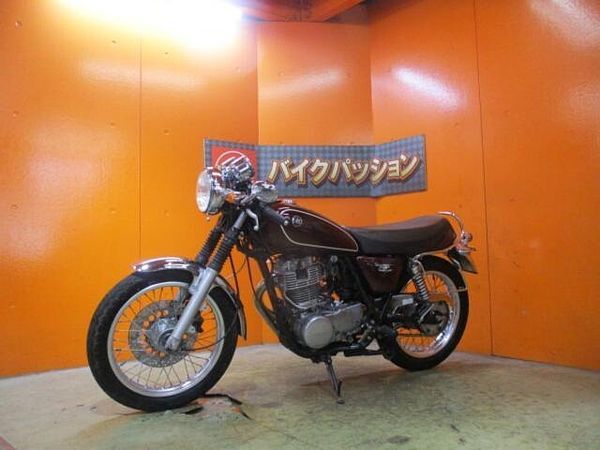 ヤマハ SR400 お洒落なカフェレーサーカスタムのFiのカスタムSRが入荷!写真の通りとっても綺麗な一台! 2