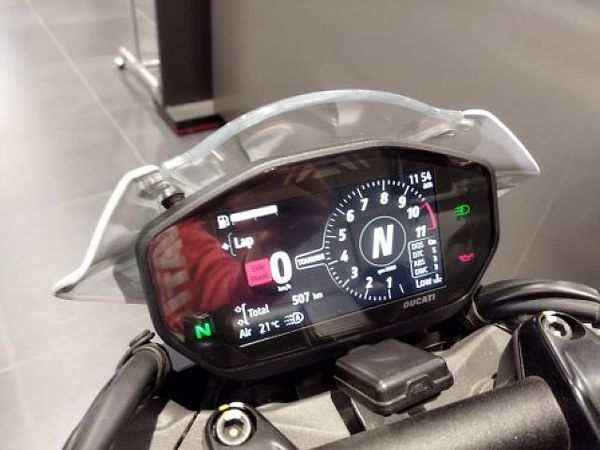 ドゥカティ MONSTER 937 Plus 10