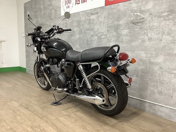 トライアンフ BONNEVILLE ボンネビル ビキニカウル装備 2015年モデル 5